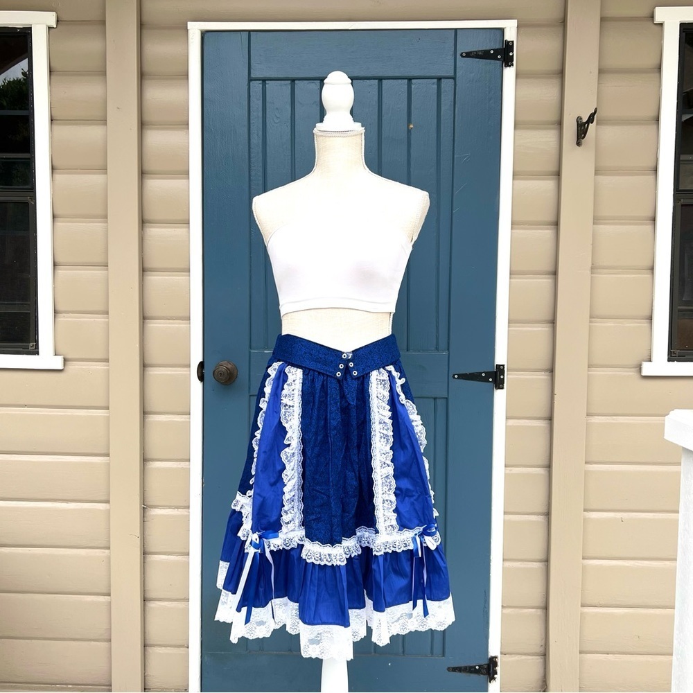 Vtg Fun & Fancy Square Dance Skirt with laces details and Pockets Women Size XS
